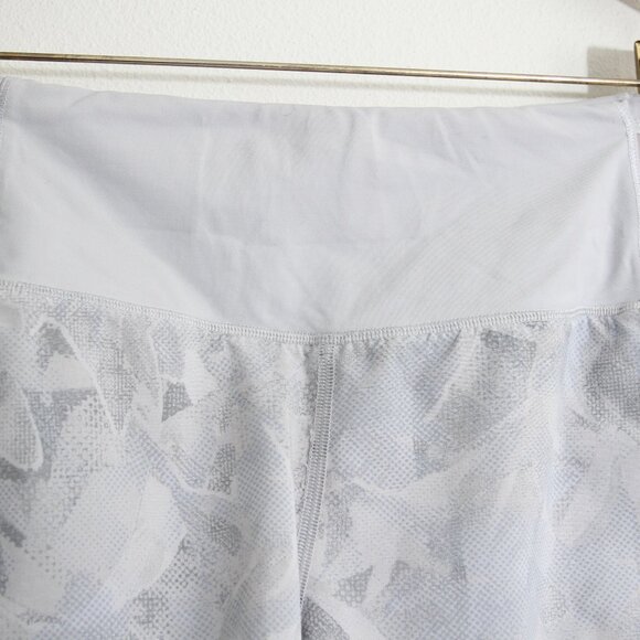 Lululemon Real Quick Short Perforated 3.5" Jasmine White Multi High Rise Liner 6 - Picture 3 of 16